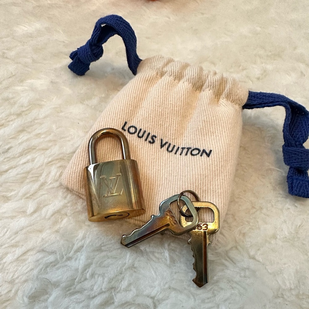 Louis Vuitton Lock and Key with Dustbag